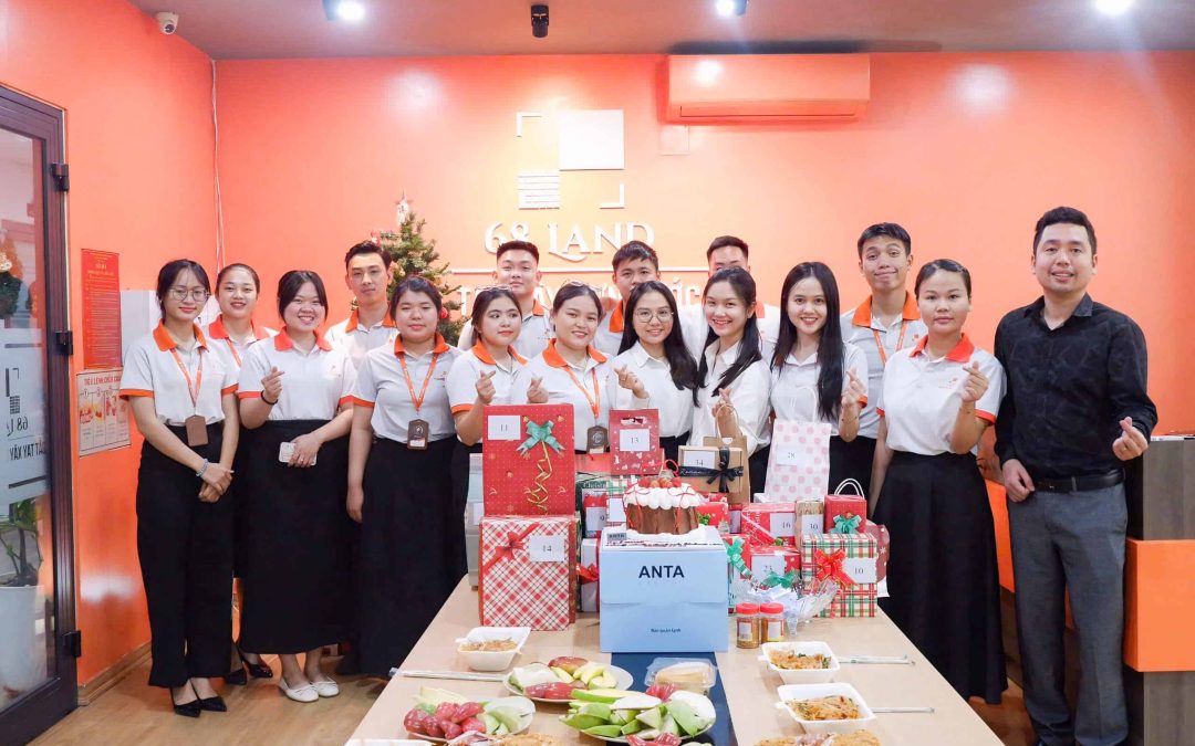 𝐌𝐞𝐫𝐫𝐲 𝐂𝐡𝐫𝐢𝐬𝐭𝐦𝐚𝐬 — 𝐌𝐨̣̂𝐭 𝐦𝐮̀𝐚 𝐍𝐨𝐞𝐥, 𝐭𝐡𝐞̂𝐦 𝐠𝐚̆́𝐧 𝐤𝐞̂́𝐭 đ𝐚̣𝐢 𝐠𝐢𝐚 đ𝐢̀𝐧𝐡 𝟔𝟖 𝐋𝐚𝐧𝐝